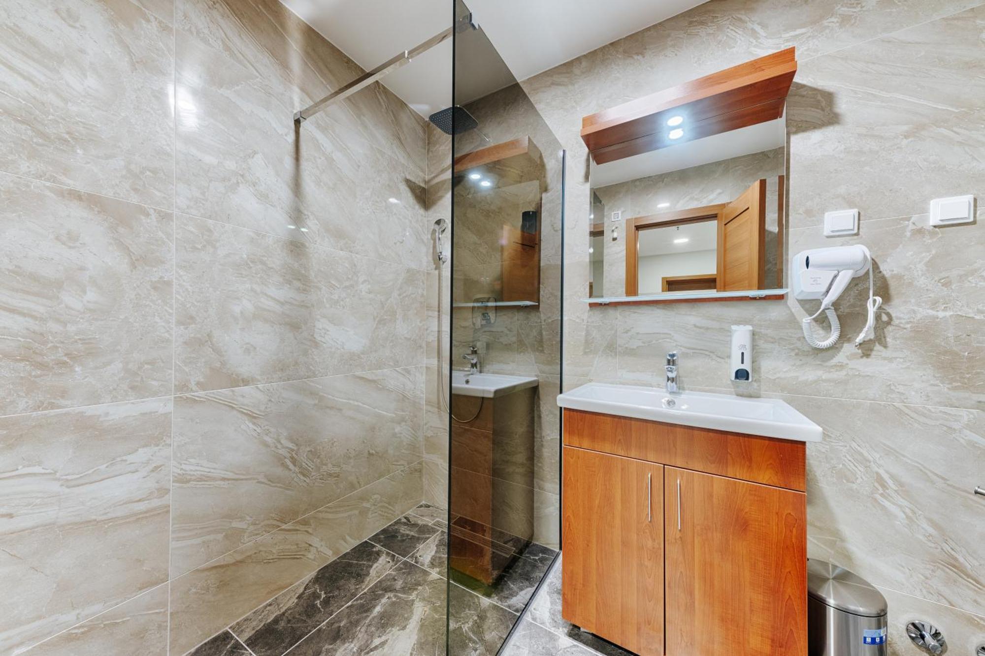 Bh Hotel Dobro Voda Добра вода Екстериор снимка